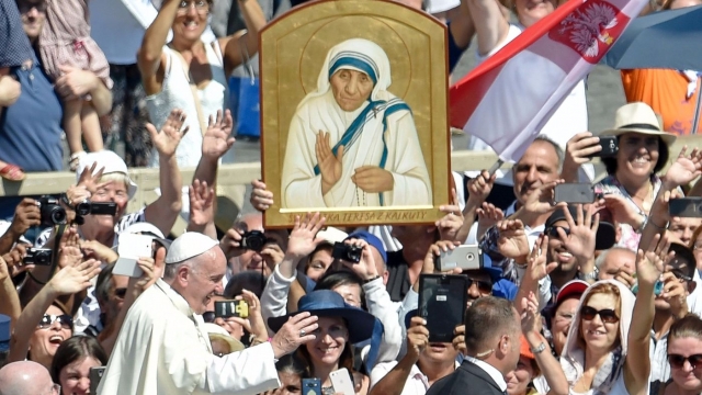 Папата Фрањо пред почетокот на мисата за канонизација